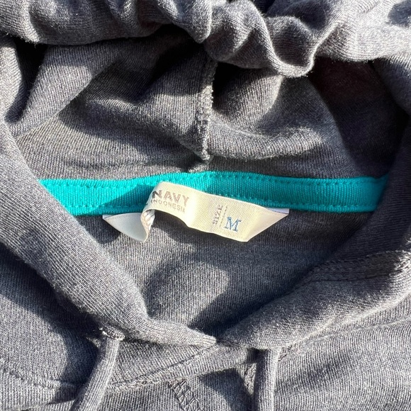 Old Navy Short Sleeve active Hoodie - Medium - Picture 3 of 4